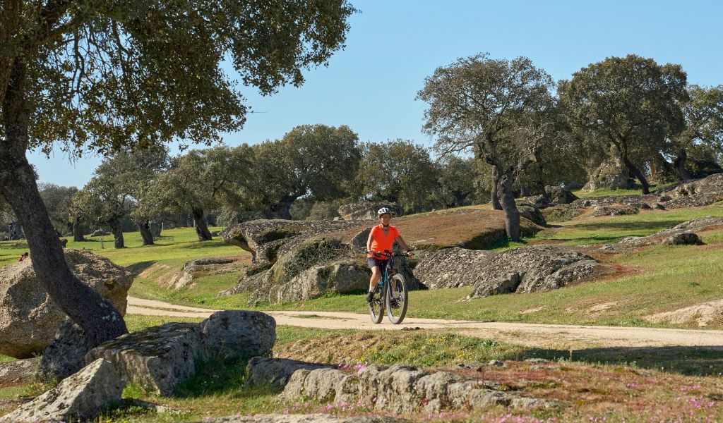 Cycling in Extremadura, Spain (Credit: Headwater)